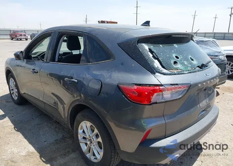 2022 Ford Escape S z USA, uszkodzony, nr VIN 1FMCU0F63NUB56669